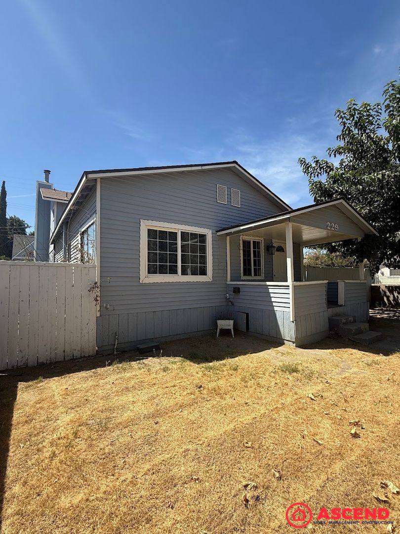 House for rent at 229 Philippine St, Taft, CA 93268