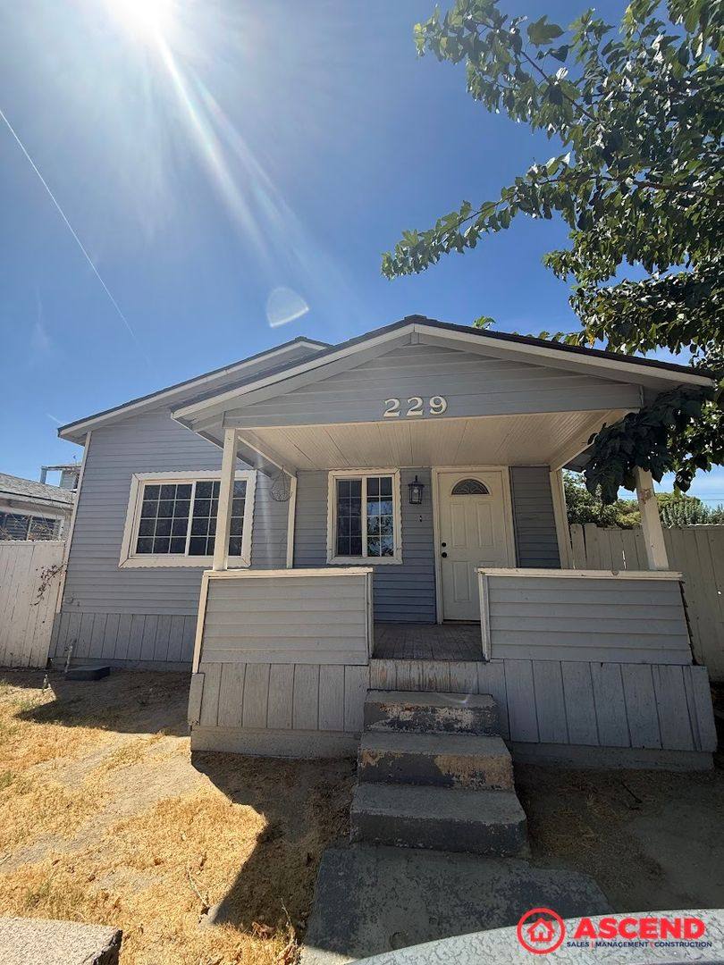House for rent at 229 Philippine St, Taft, CA 93268