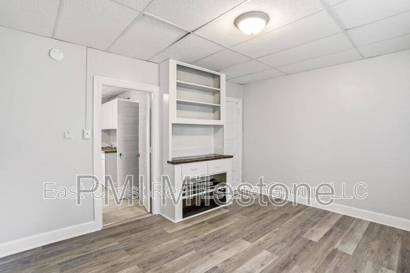 Apartment for rent at 207 N Mulberry St #2, Hagerstown, MD 21740
