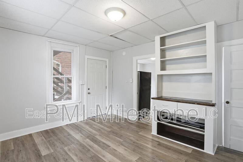 Apartment for rent at 207 N Mulberry St #2, Hagerstown, MD 21740