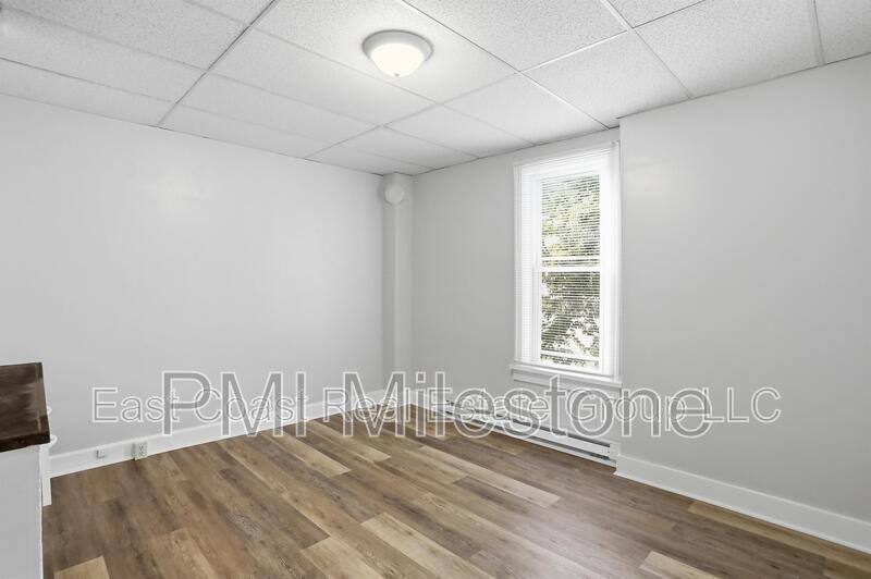 Apartment for rent at 207 N Mulberry St #2, Hagerstown, MD 21740
