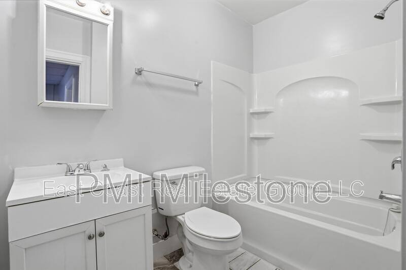 Apartment for rent at 207 N Mulberry St #2, Hagerstown, MD 21740
