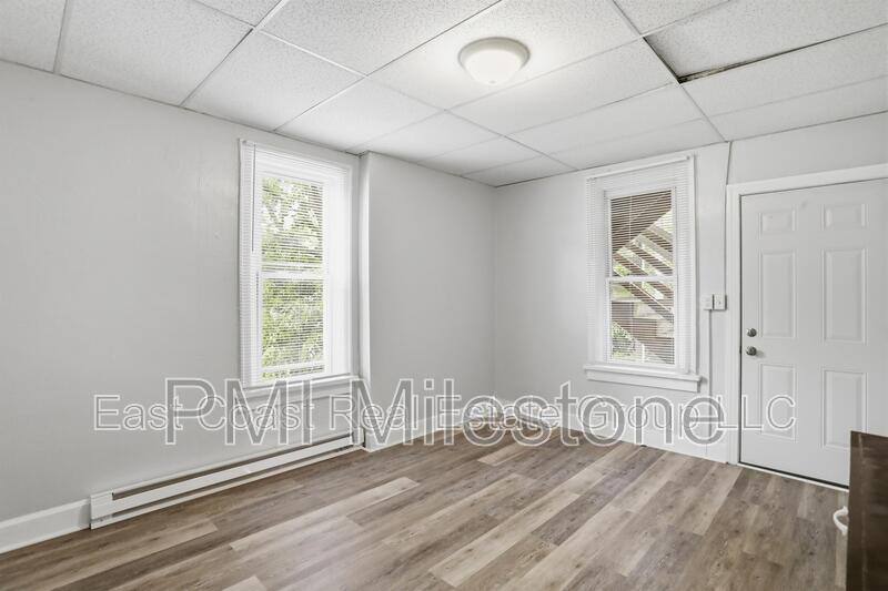 Apartment for rent at 207 N Mulberry St #2, Hagerstown, MD 21740
