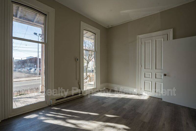 Apartment for rent at 529 King St #1, Pottstown, PA 19464