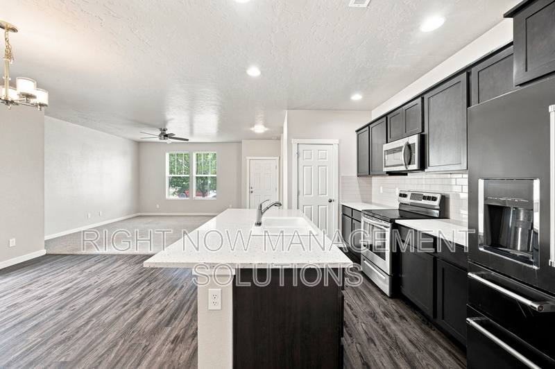 House for rent at 10043 W Campville St, Boise, ID 83709