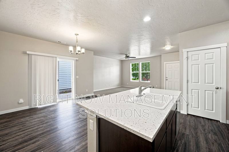 House for rent at 10043 W Campville St, Boise, ID 83709