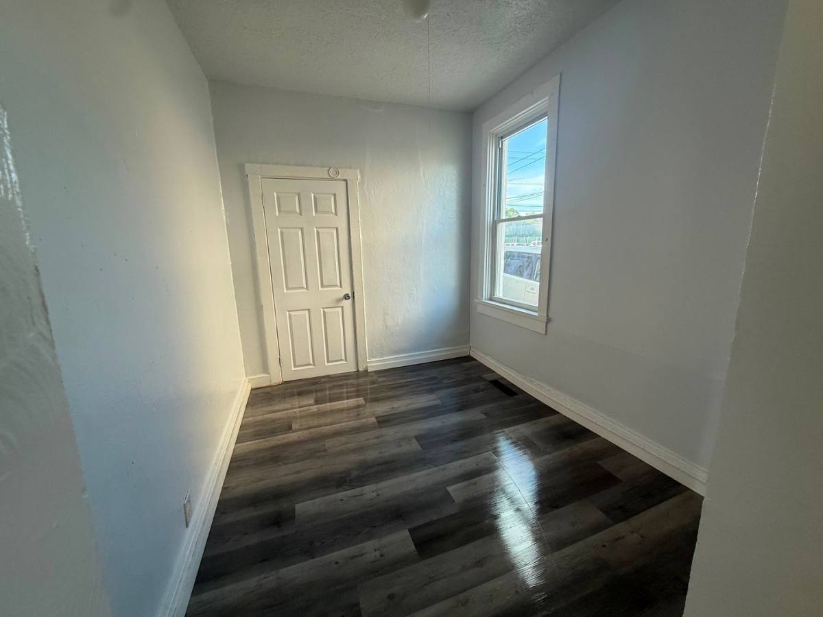 Apartment for rent at 64 Poplar Ave, Newark, OH 43055