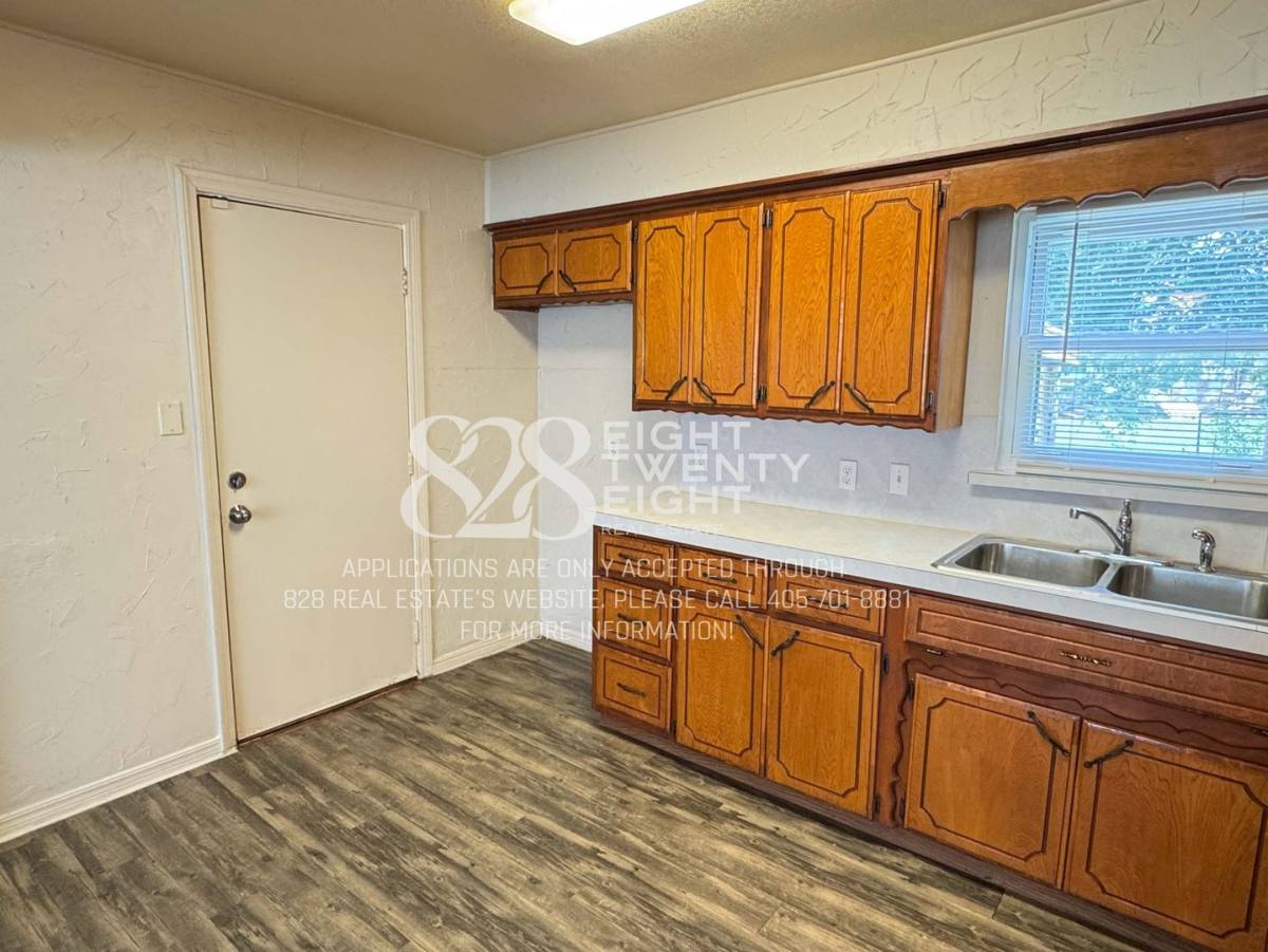 House for rent at 4015 SE 27th St, Oklahoma City, OK 73115