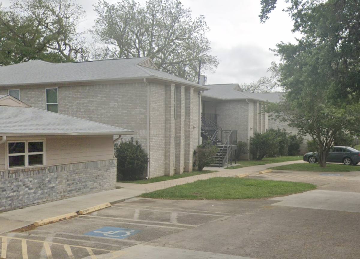Apartment for rent at 225 S 13th St, West Columbia, TX 77486