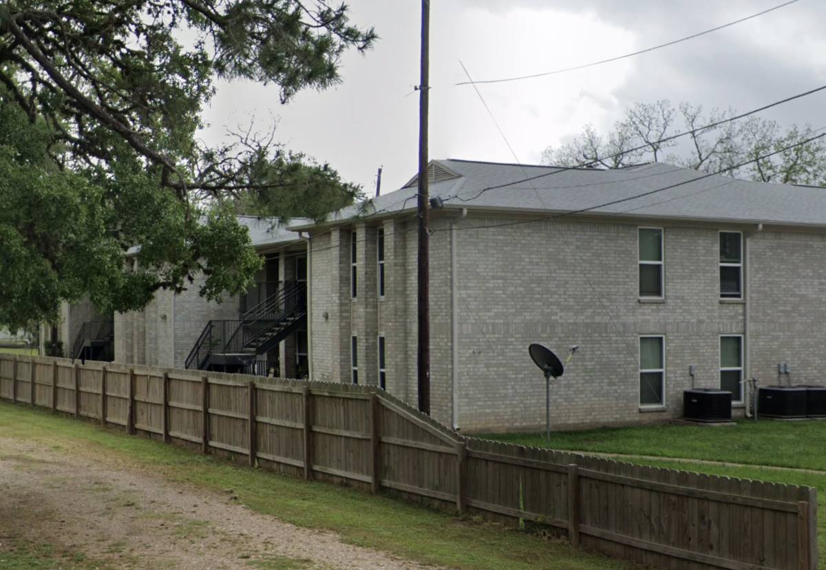Apartment for rent at 225 S 13th St, West Columbia, TX 77486