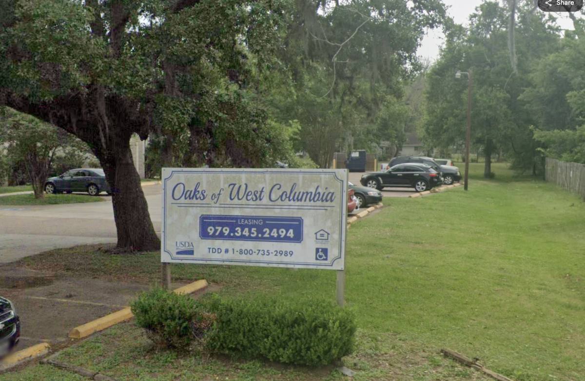 Apartment for rent at 225 S 13th St, West Columbia, TX 77486