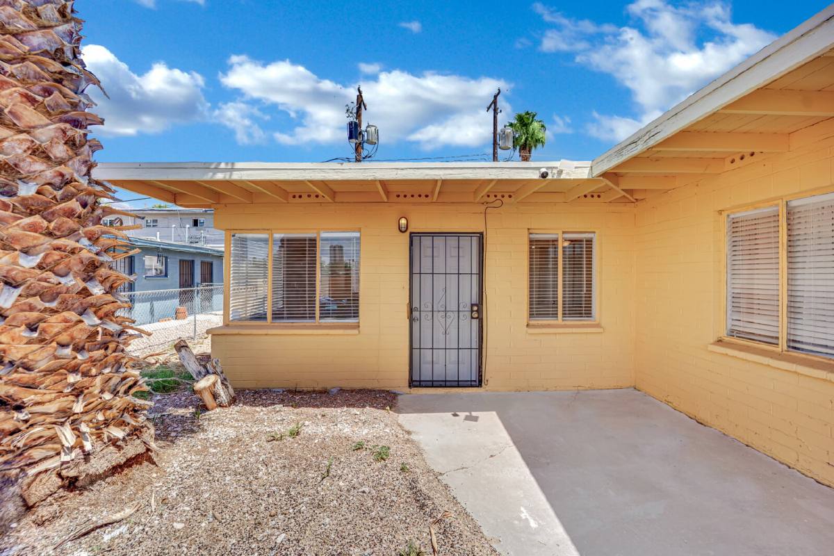 Apartment for rent at 1304 Rexford Place, Las Vegas, NV 89104