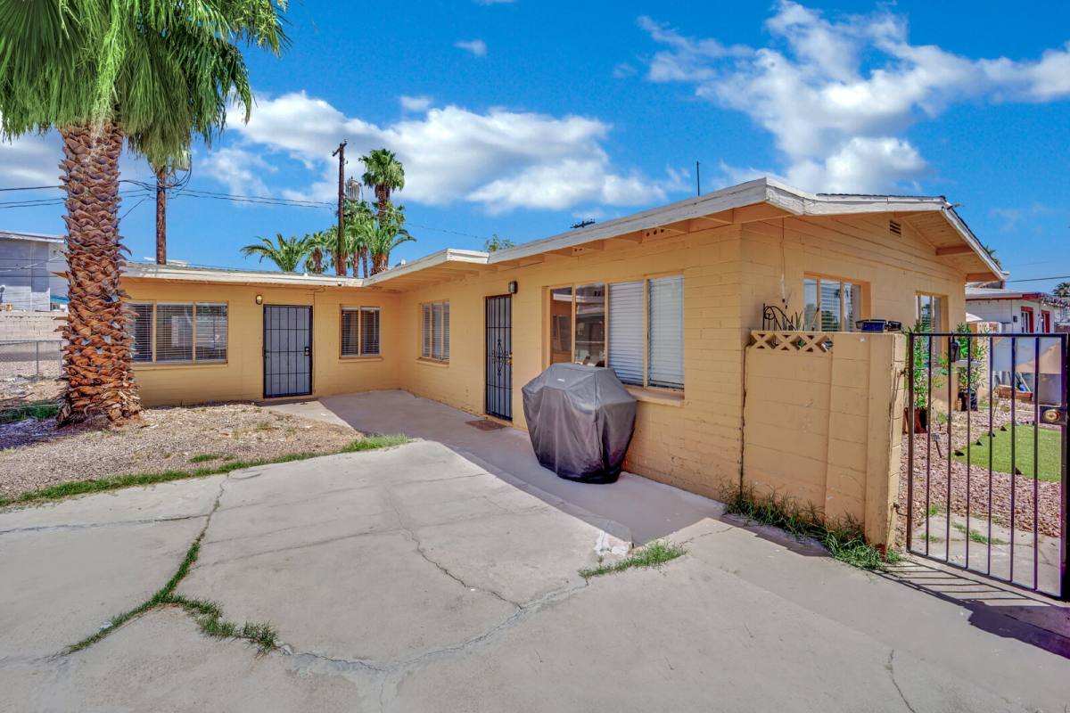 Apartment for rent at 1304 Rexford Place, Las Vegas, NV 89104