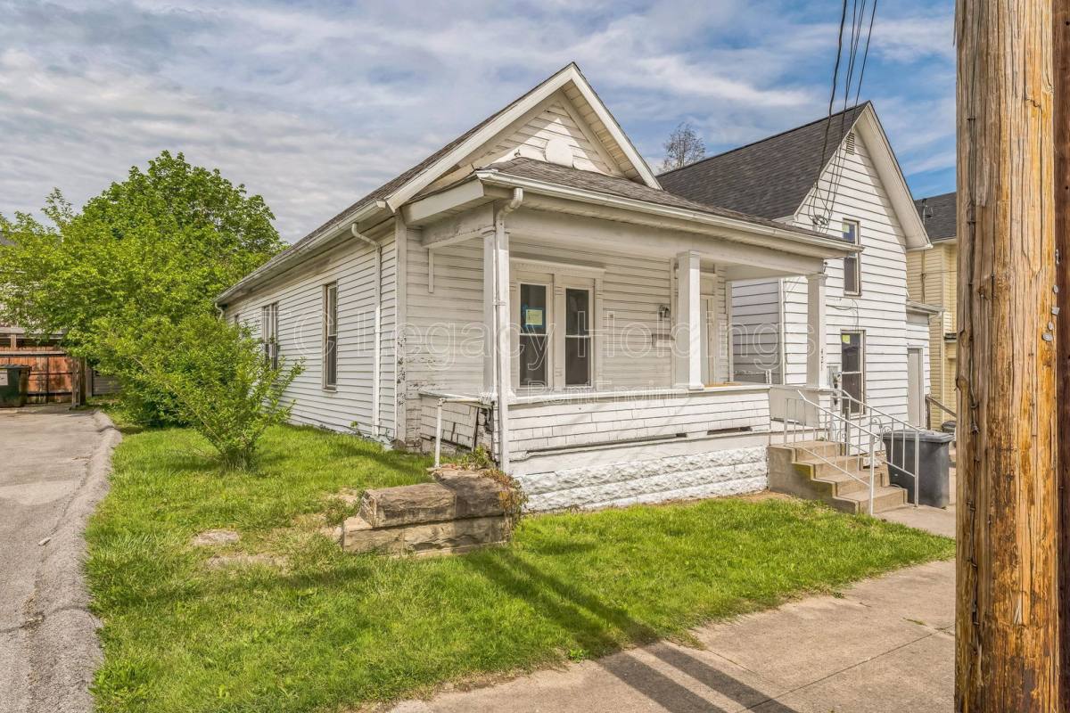 House for rent at 421 Walnut Ave, Fairmont, WV 26554
