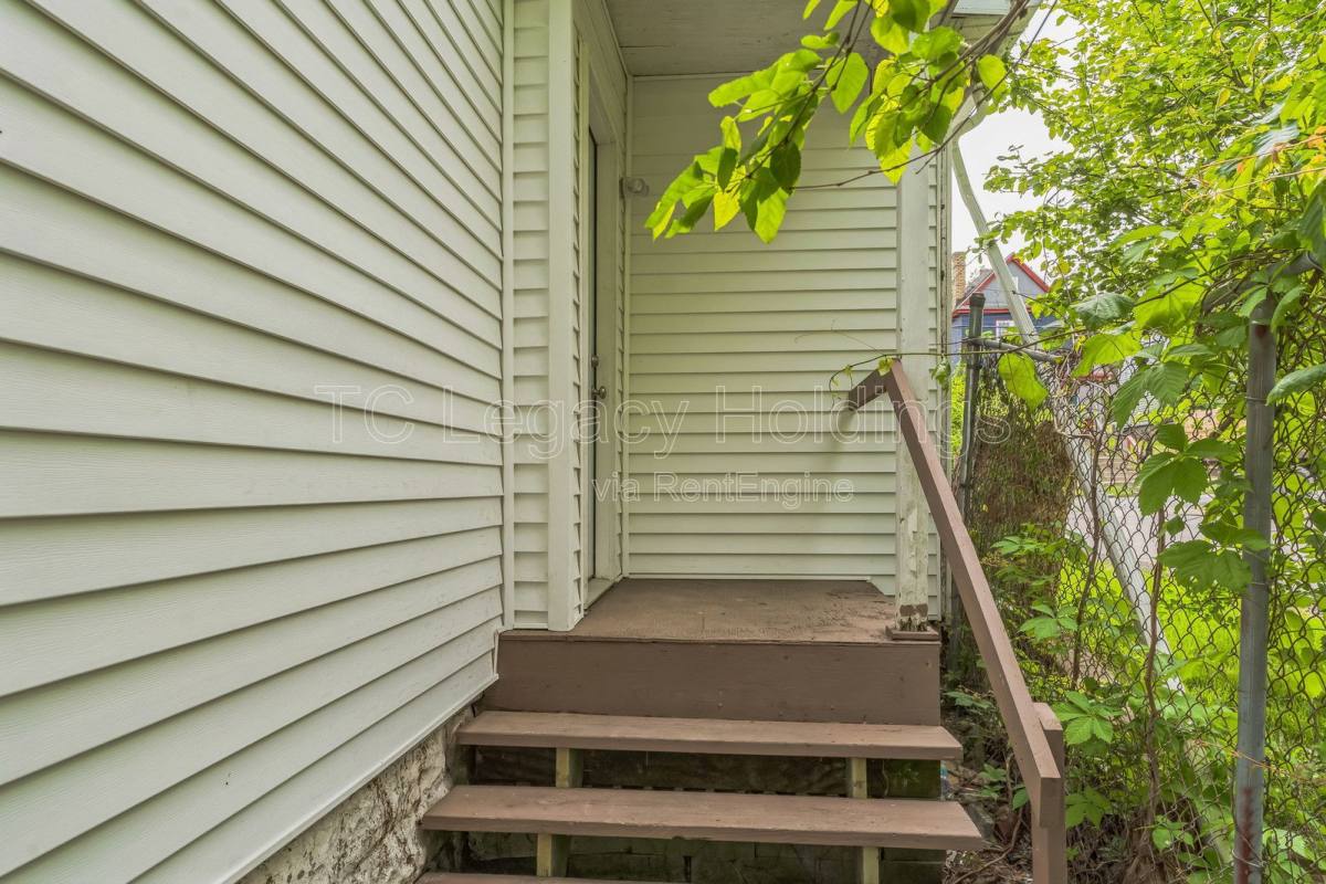 House for rent at 421 Walnut Ave, Fairmont, WV 26554