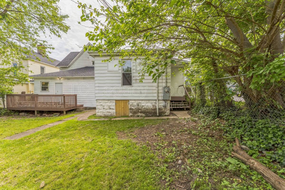 House for rent at 421 Walnut Ave, Fairmont, WV 26554