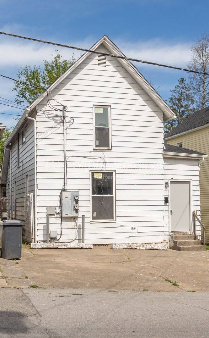 House for rent at 419 Walnut Ave, Fairmont, WV 26554
