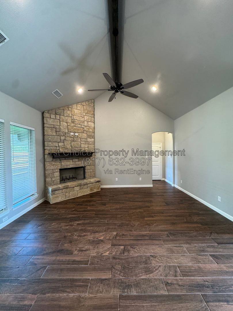House for rent at 499 Christian Way, Azle, TX 76020