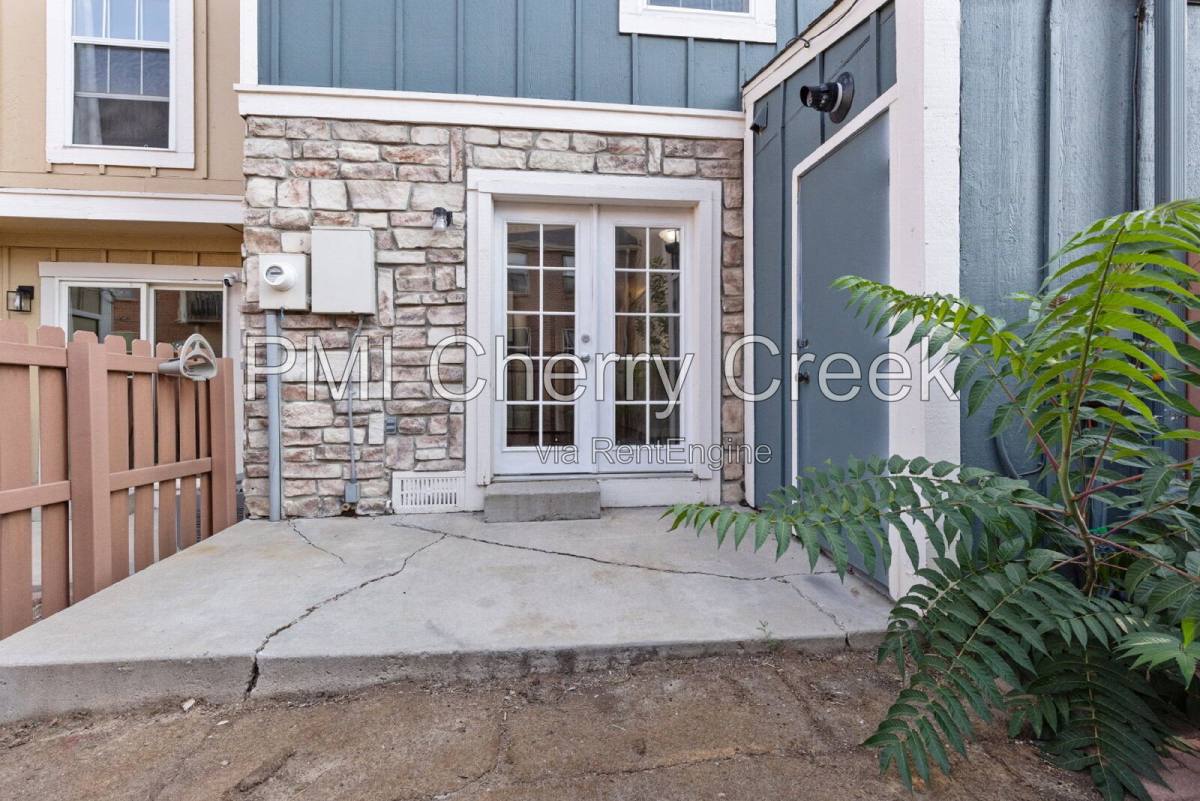 Townhouse for rent at 1223 S Idalia St, Aurora, CO 80017