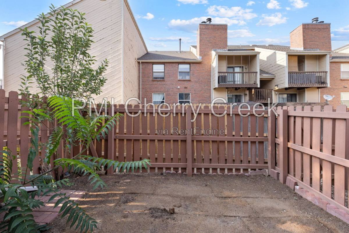 Townhouse for rent at 1223 S Idalia St, Aurora, CO 80017