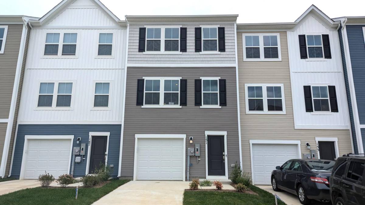 Townhouse for rent at 151 Cooperage Rd, Inwood, WV 25428