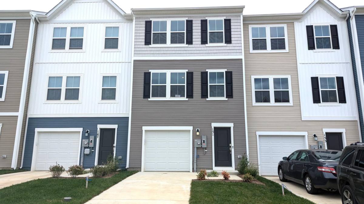Townhouse for rent at 151 Cooperage Rd, Inwood, WV 25428