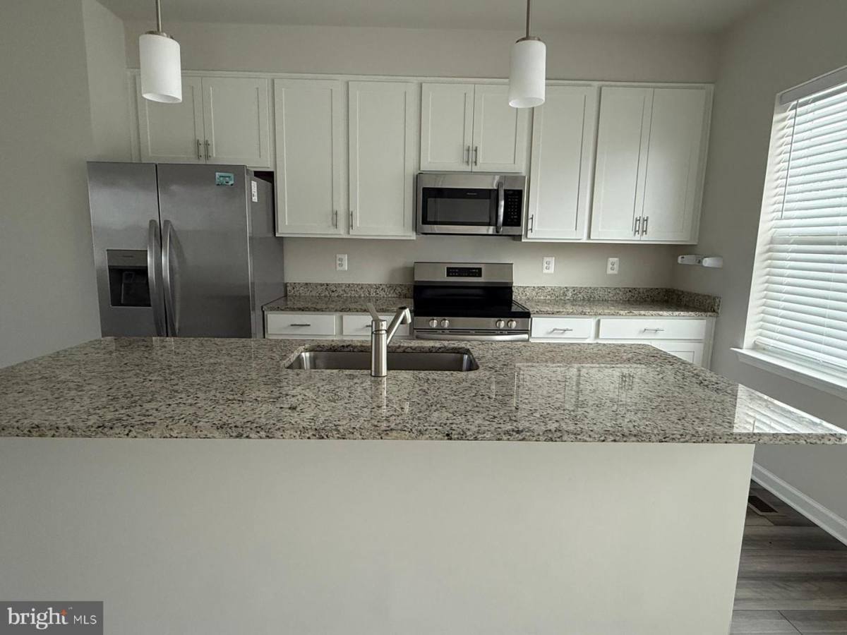 Townhouse for rent at 195 Cooperage Rd, Inwood, WV 25428