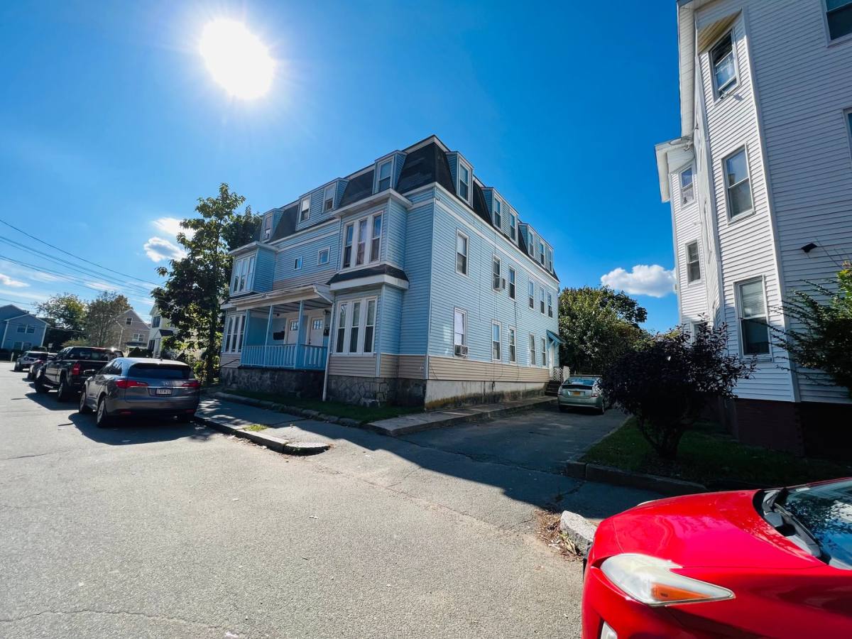 Apartment for rent at 14 Walnut St, Brockton, MA 02301
