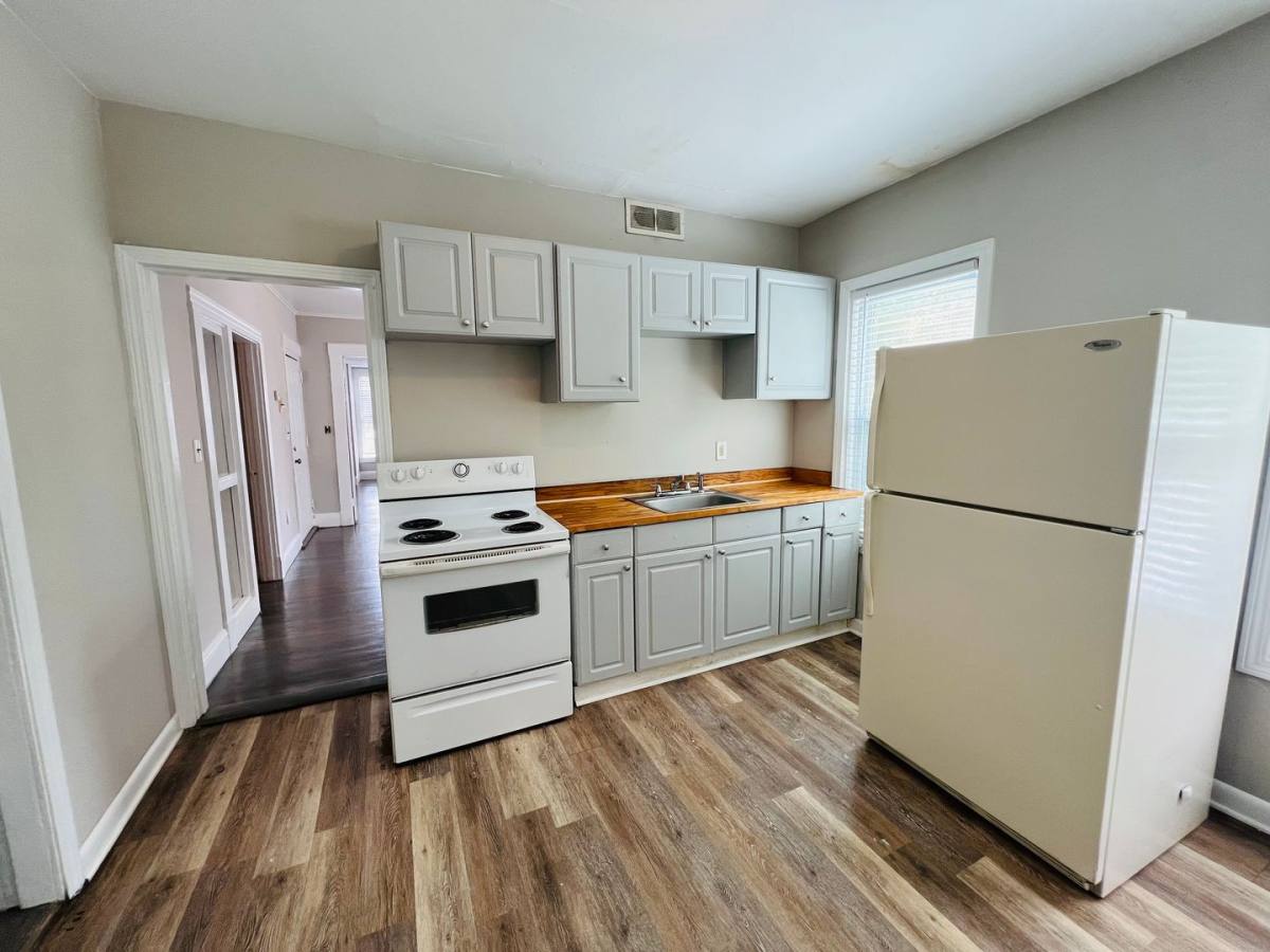 Apartment for rent at 14 Walnut St, Brockton, MA 02301
