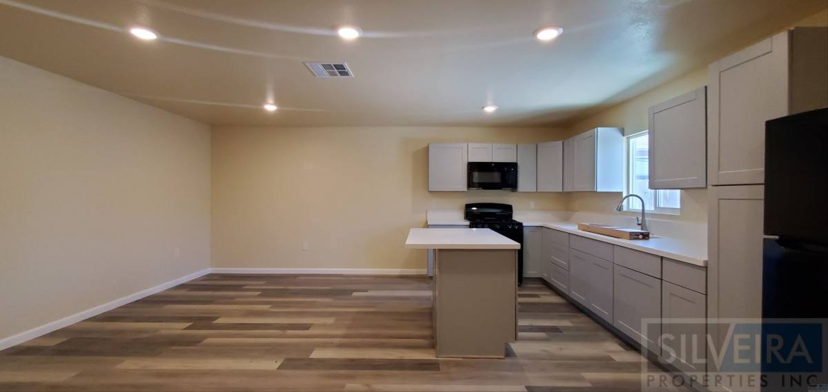 Apartment for rent at 1390 Yale Place, Santa Maria, CA 93458