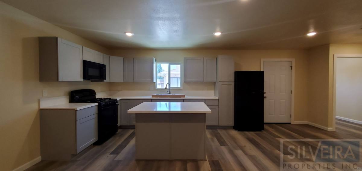 Apartment for rent at 1390 Yale Place, Santa Maria, CA 93458