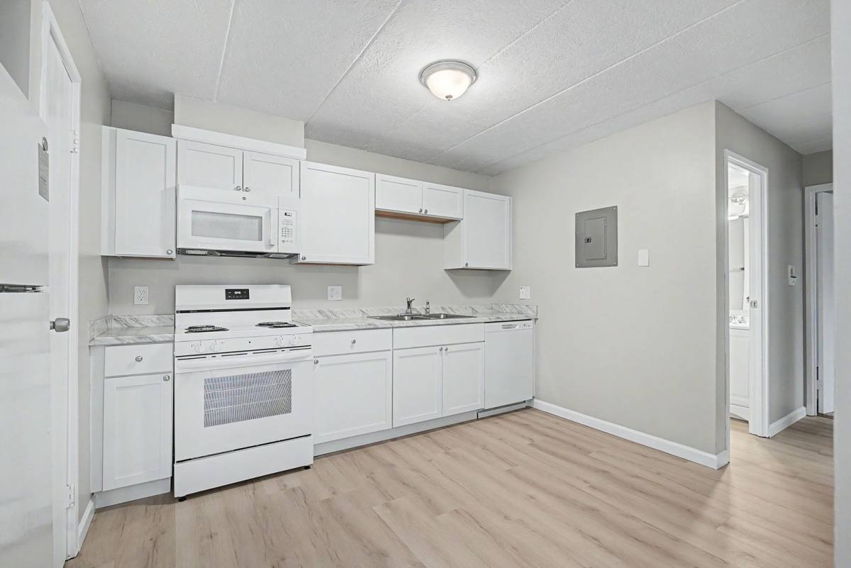 Apartment for rent at 2350 W Galbraith Rd, Cincinnati, OH 45239