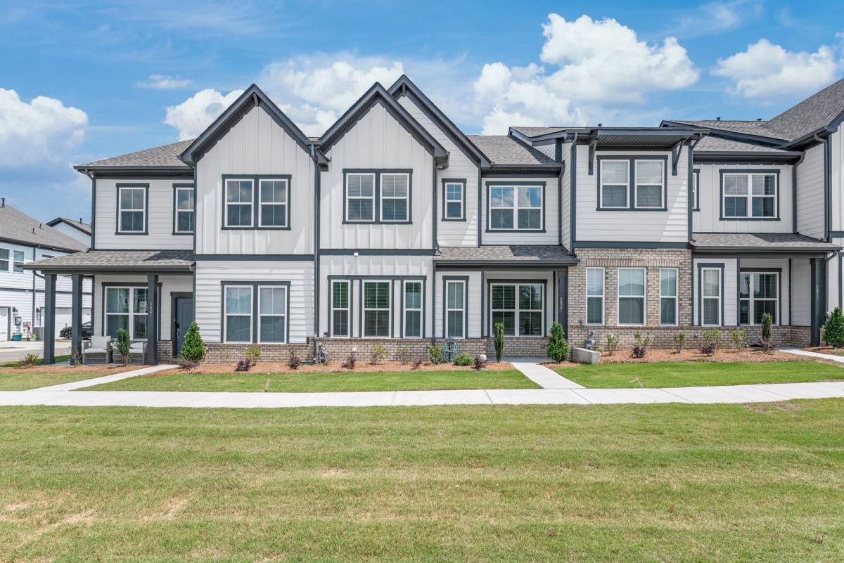 Townhouse for rent at 5807 Clear Creek Lane, Harrisburg, NC 28075