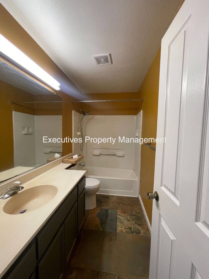 House for rent at 1308 Fairway Dr, Atwater, CA 95301