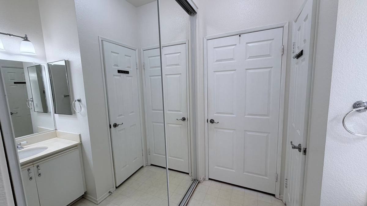 Condo for rent at 10878 Sabre Hill Dr, San Diego, CA 92128