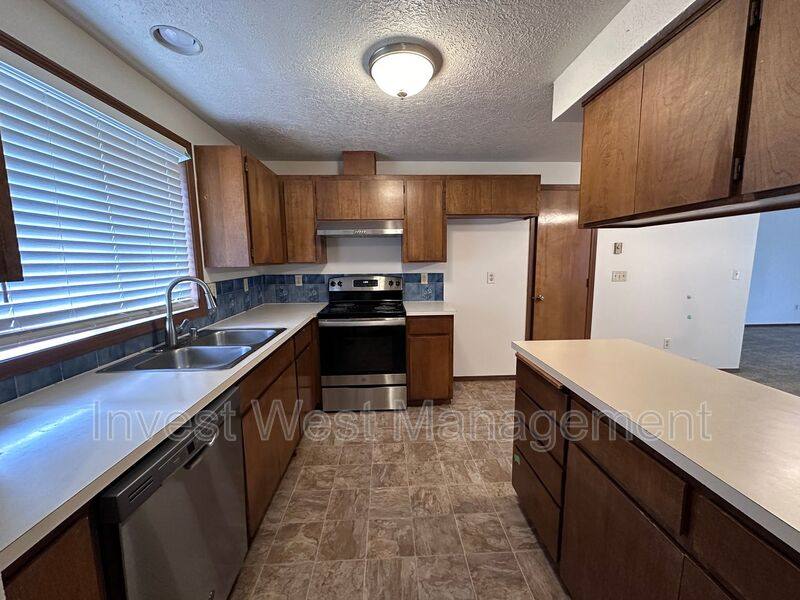 House for rent at 1904 SE Blairmont Dr, Vancouver, WA 98683