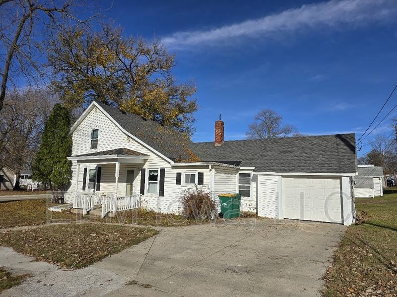 House for rent at 514 3rd Ave SE, Independence, IA 50644