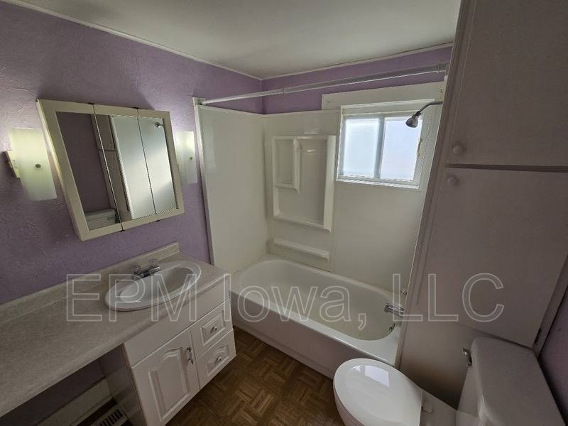 House for rent at 514 3rd Ave SE, Independence, IA 50644