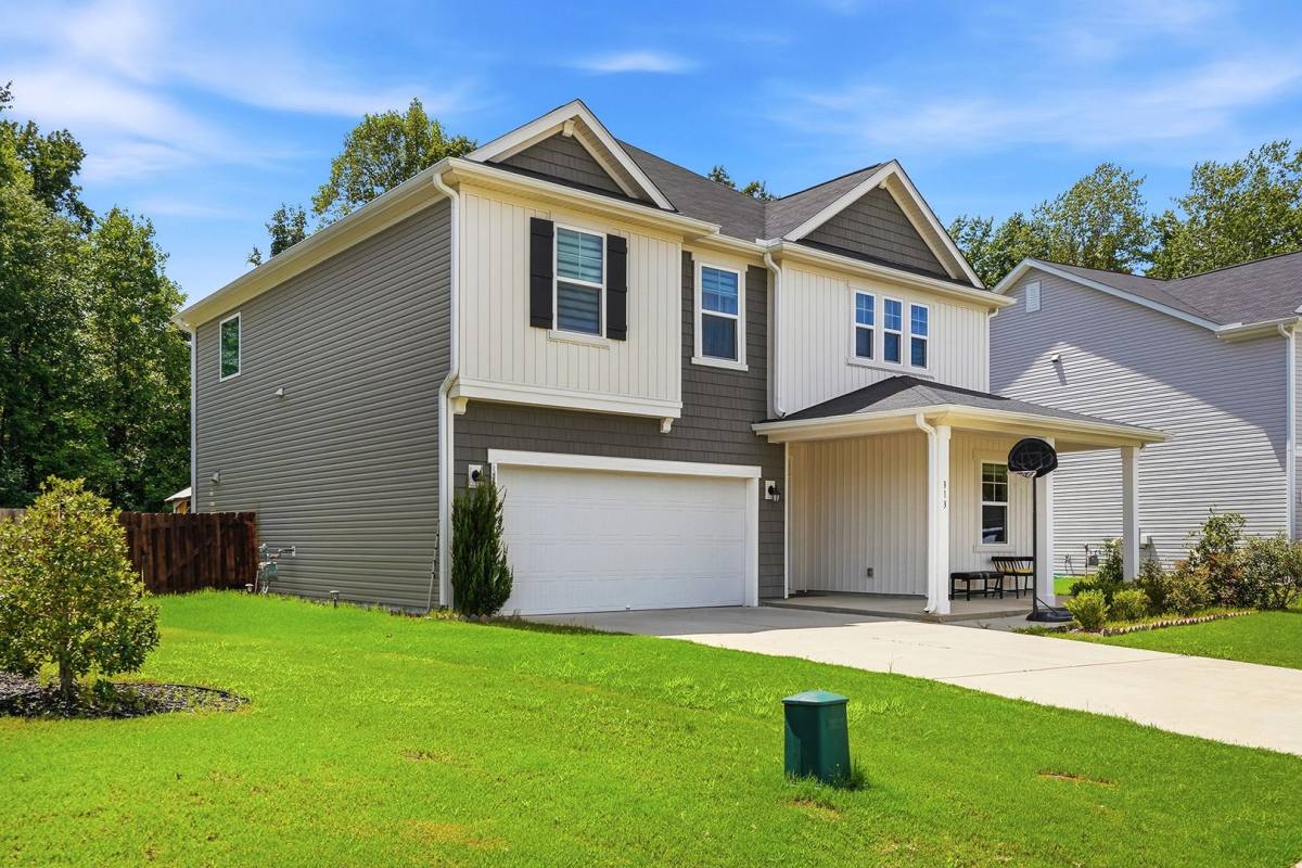 House for rent at 313 Summer Ranch Dr, Fuquay Varina, NC 27526
