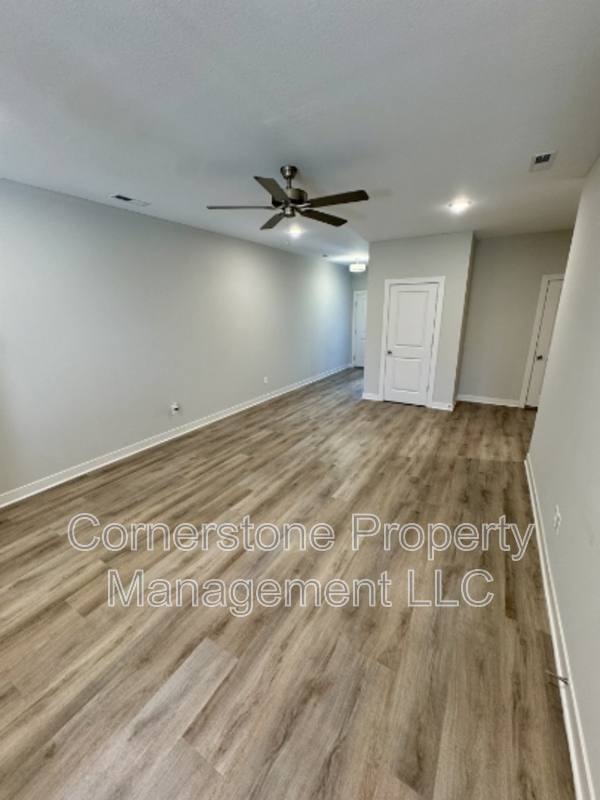 Townhouse for rent at 8671 Golden Lane - D, De Soto, KS 66018