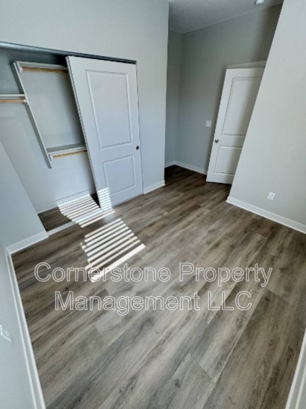 Townhouse for rent at 8671 Golden Lane - D, De Soto, KS 66018