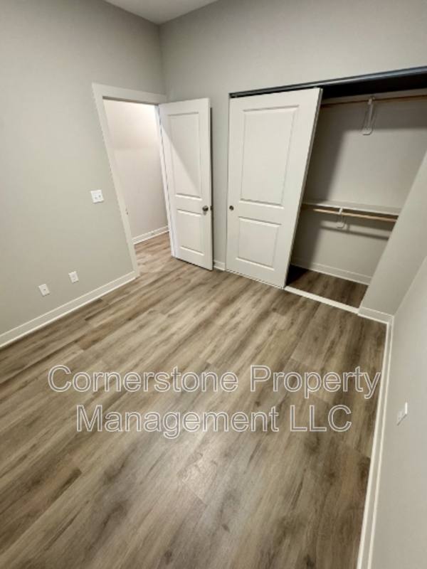Townhouse for rent at 8671 Golden Lane - D, De Soto, KS 66018