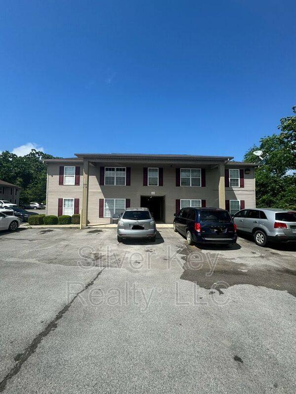 Apartment for rent at 220 Willow Creek Dr #8, Madisonville, TN 37354