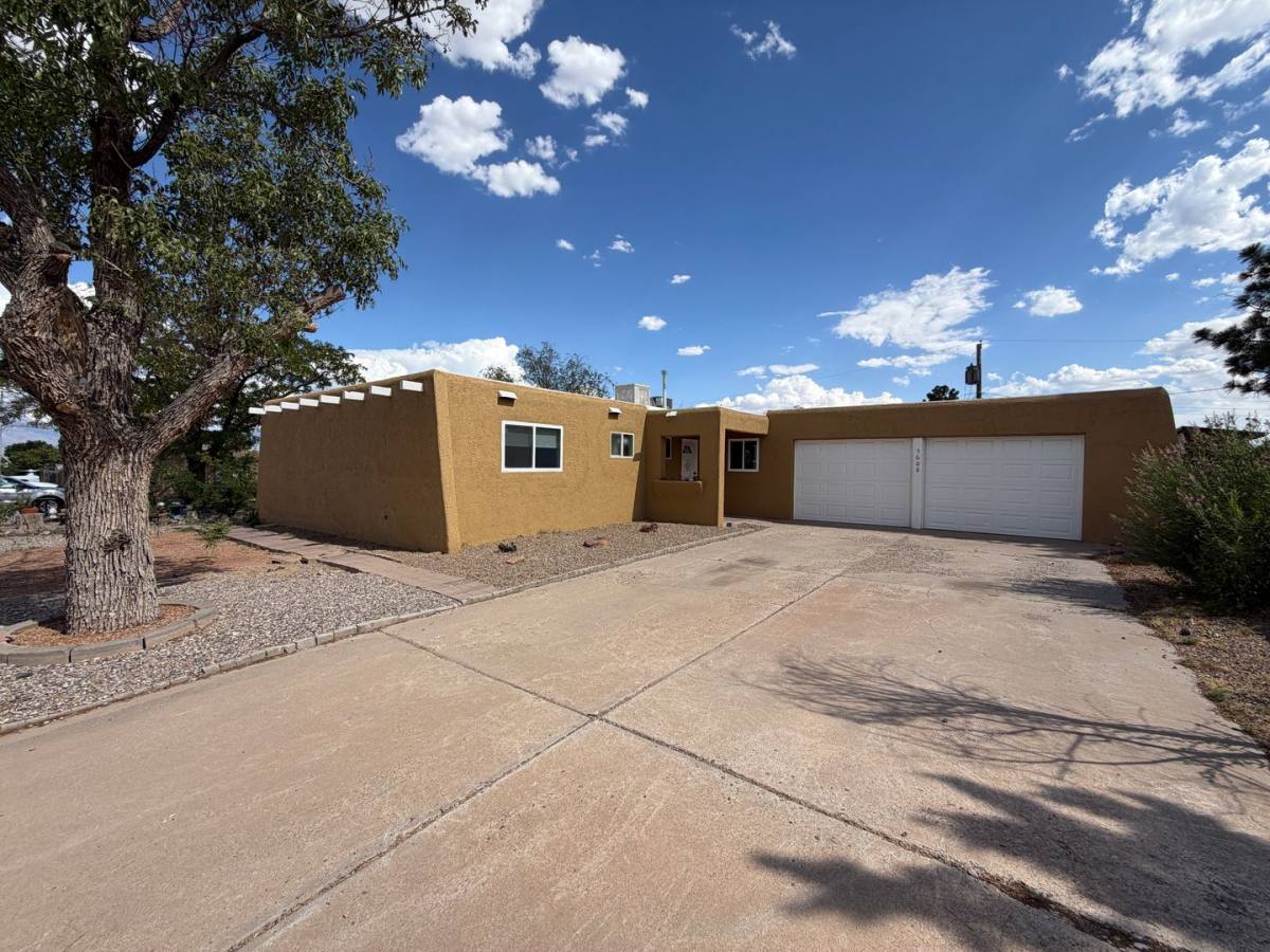 House for rent at 5608 Drake Ave NW, Albuquerque, NM 87114