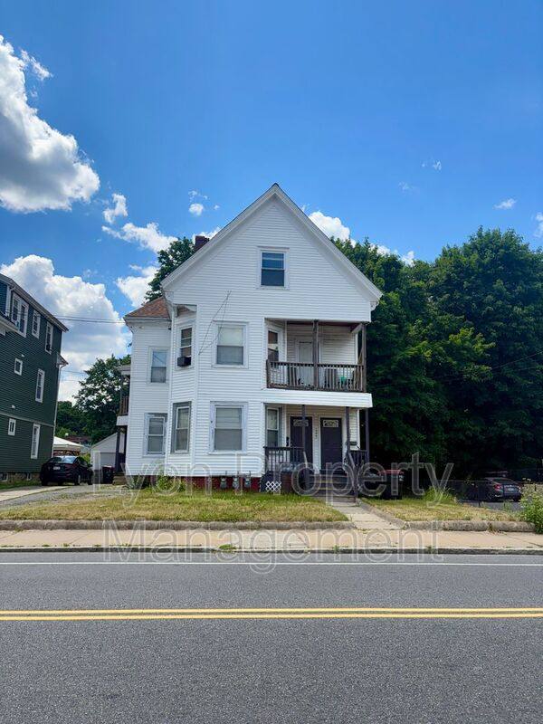 Apartment for rent at 1225-1227 Warren Ave #3, Brockton, MA 02301