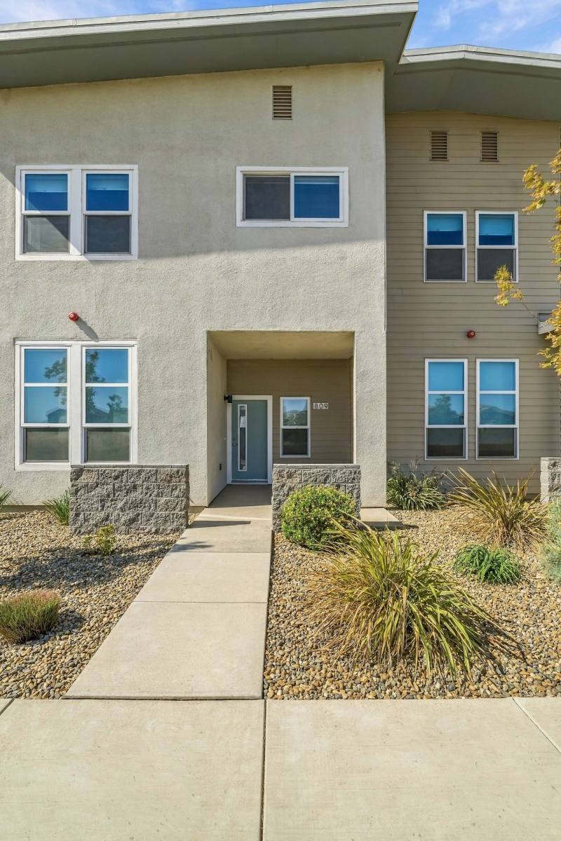 Apartment for rent at 809 Ashwood Lane, Patterson, CA 95363