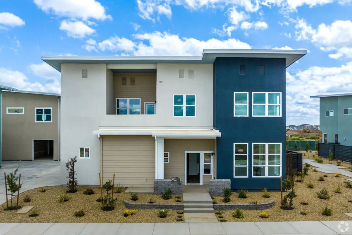 Apartment for rent at 809 Ashwood Lane, Patterson, CA 95363