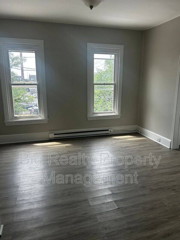 Apartment for rent at 529 King St #2, Pottstown, PA 19464
