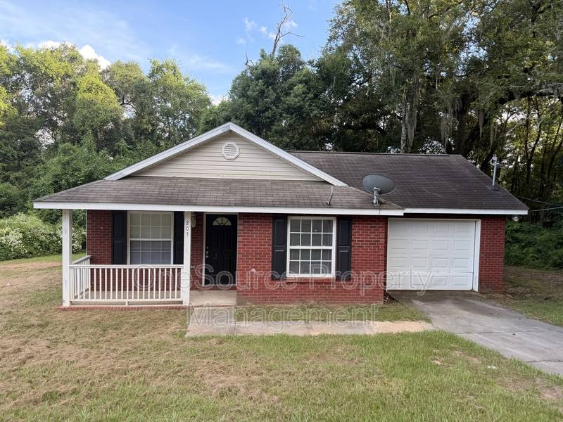 House for rent at 203 B W Roberts St, Quincy, FL 32351