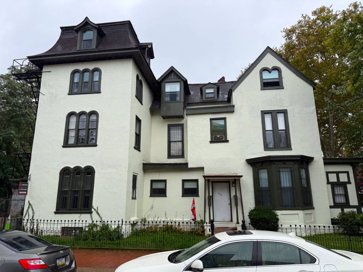 Apartment for rent at 319 N 33rd St, Philadelphia, PA 19104